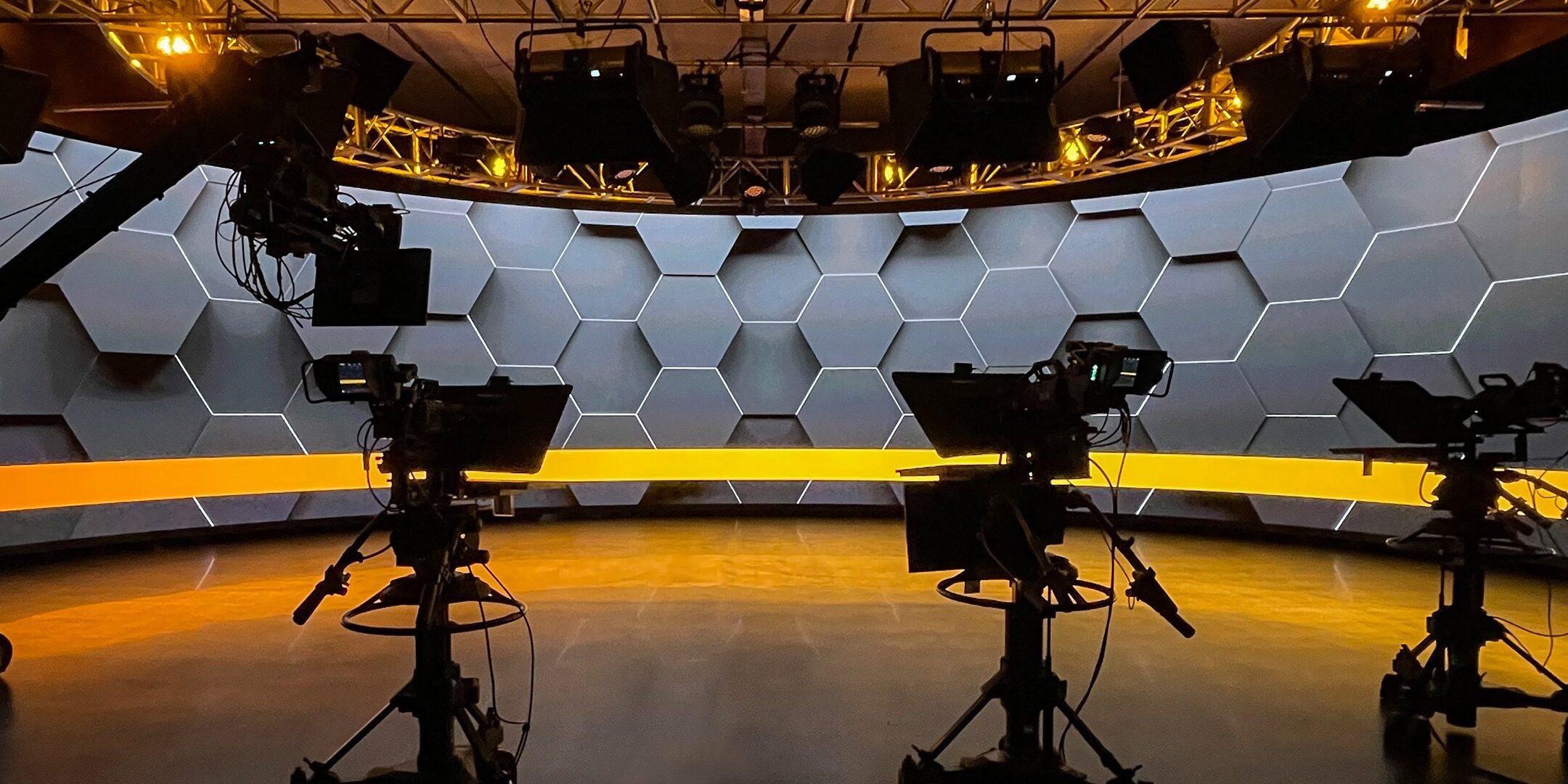 THOR-AV-LED-VIDEO-WALL-STUDIO Thor av led video walls in the studio